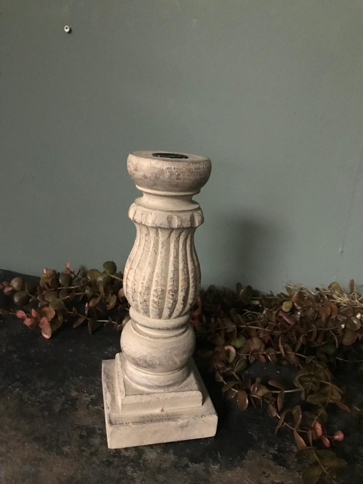 SQ. BASE RIBBED LOW CANDLE STAND 2