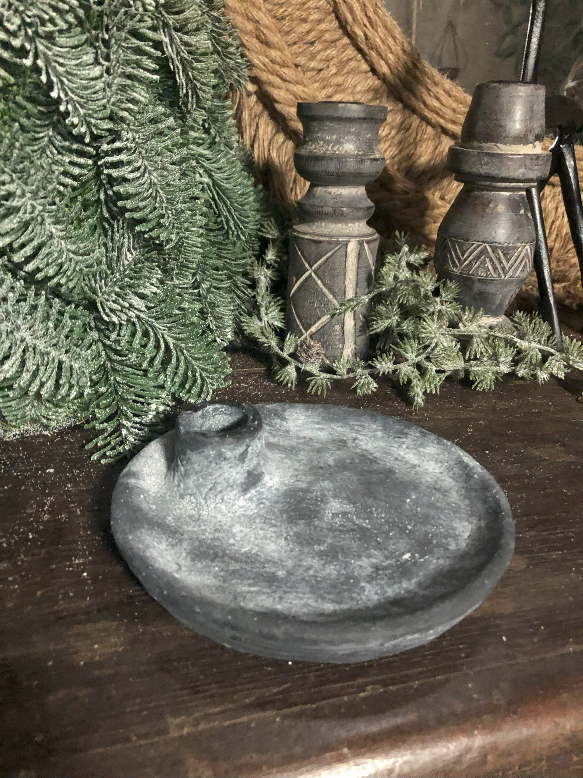 Dinnercandle holder cement L